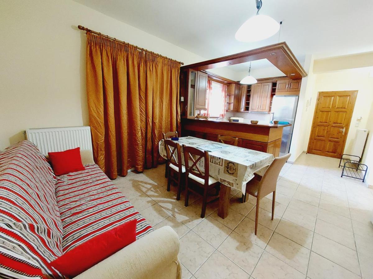George'S Apartment Ипсос Экстерьер фото